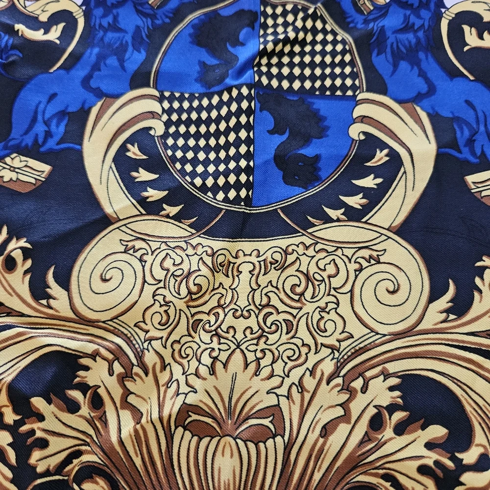 STUNNING ☆ Vintage Scarf, Size 25"x25", Gorgeous! - Picture 4 of 4